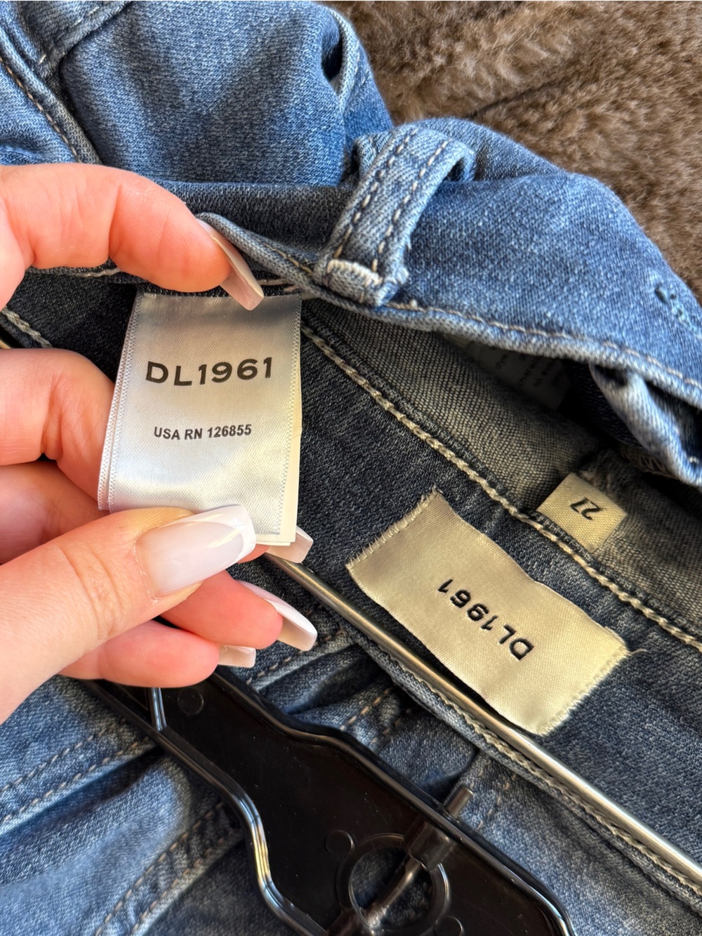 DL1961 Rachel Flare Ultra High Rise Instasculpt™ 34" Jeans Size 27 - Picture 8 of 8